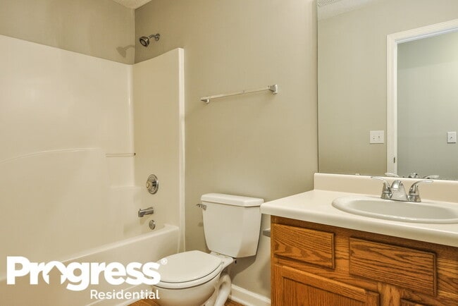 Building Photo - 504 Woodchase Green Dr