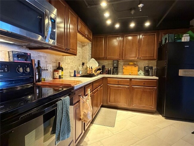 Building Photo - 400 E Colonial Dr