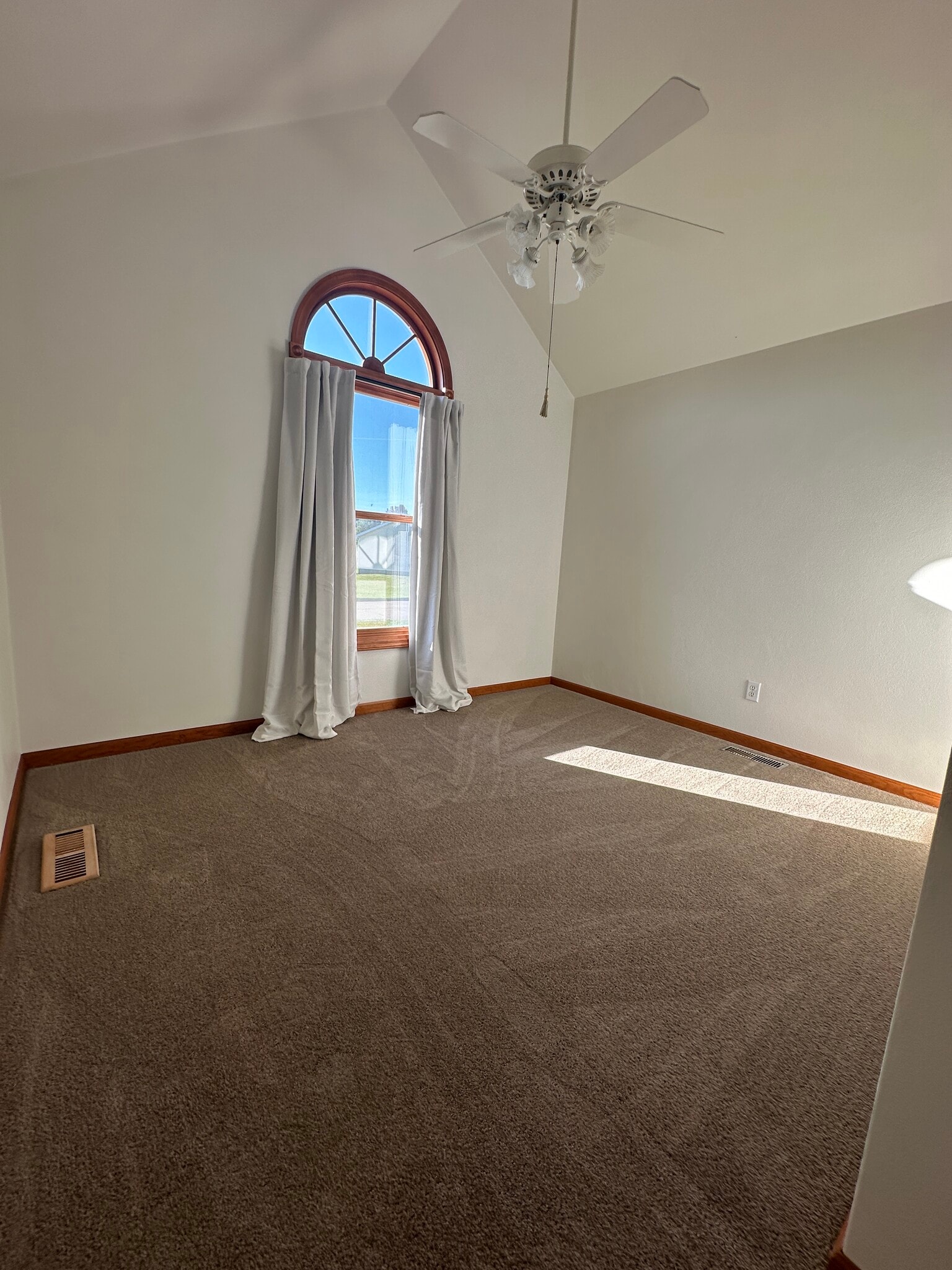 Building Photo - 30647 Ashwood Dr