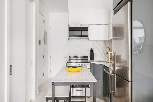 Building Photo - 317w E 14th St