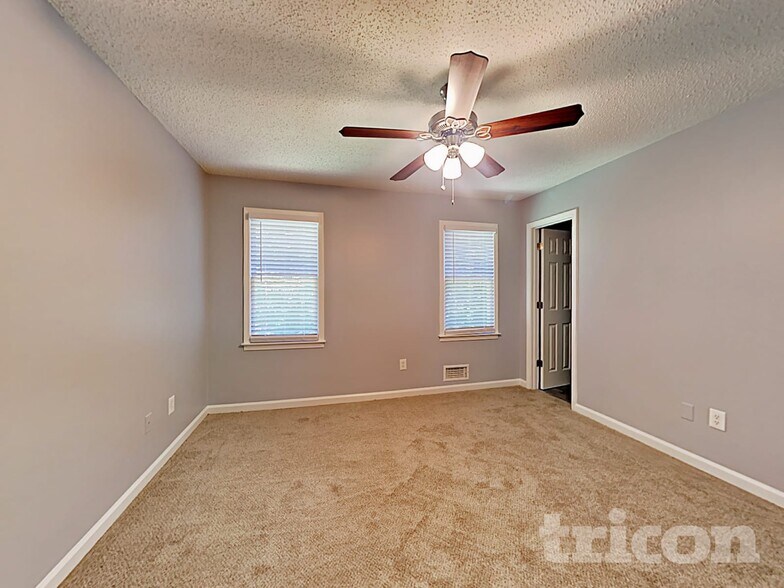 Building Photo - 436 Amber Way