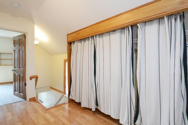 Building Photo - Charming 3-Bedroom, 2-Bath Home in St. Paul