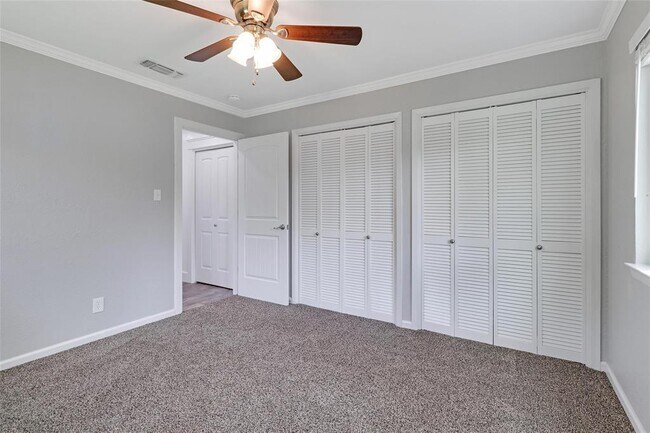 Building Photo - 13201 Fawn Valley Dr