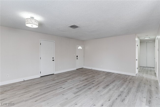 Building Photo - 1516 Saylor Way