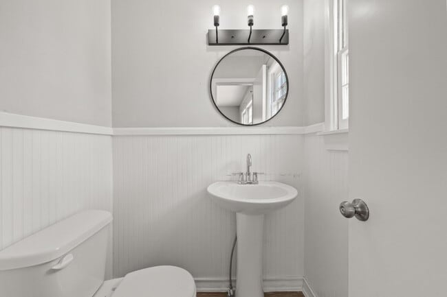 Building Photo - *PRE-LEASING* Updated Home w/ Large Bedrooms, Minutes from Texas Tech