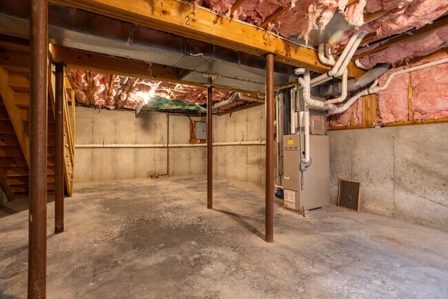 Building Photo - 6 Samantha Ln