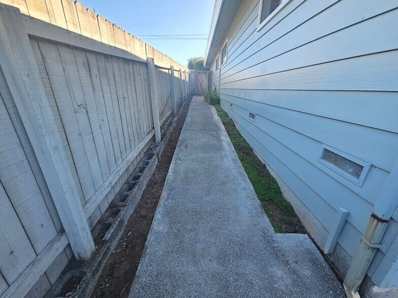 Building Photo - 4160 Williams St