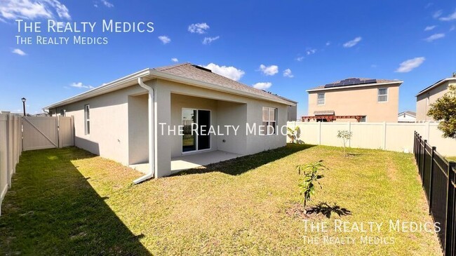 Building Photo - 227 Eagleview Loop