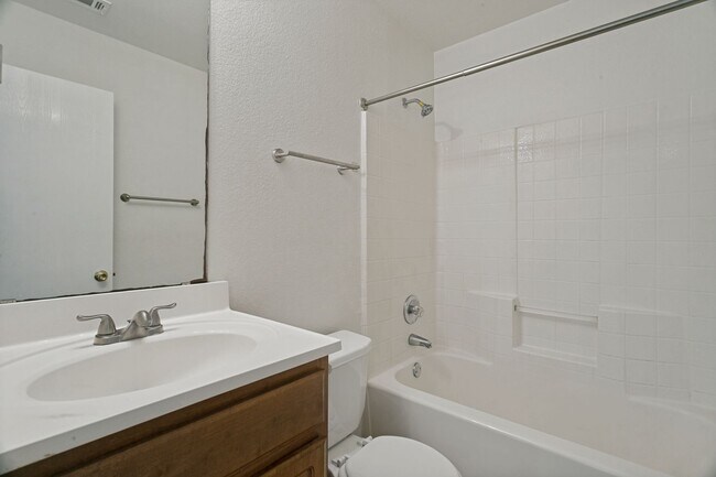 Building Photo - 1519 Barbara Dr