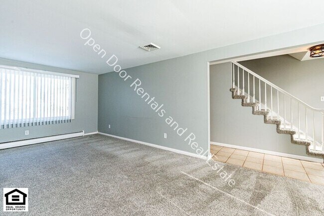 Building Photo - 1225 Clarion Dr