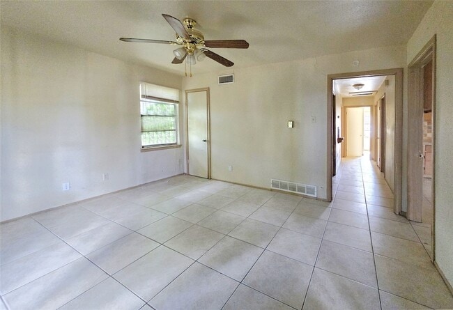 Building Photo - 8224 Campanella Dr