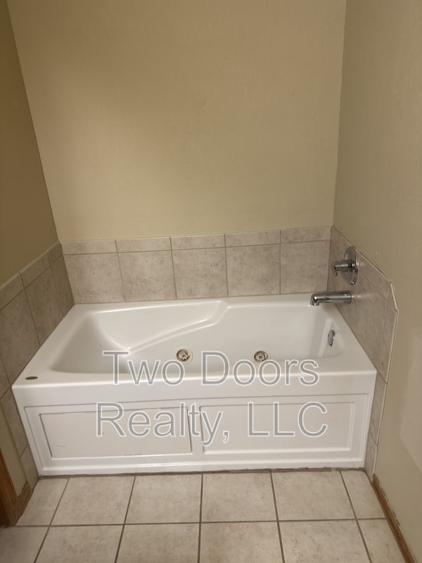 Building Photo - 15901 Big Cypress Dr