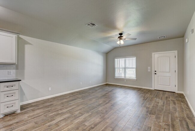 Building Photo - 618 Juniper St