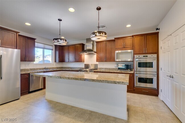 Building Photo - 10465 Saddle Mountain St