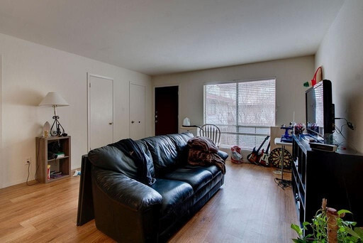Building Photo - Walk to UT campus,  gorgeous remodeled unit