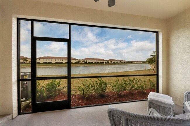 Building Photo - Seasonal Short-Term 3 Bedroom 2.5 Bathroom Townhouse located in Gran Paradiso!