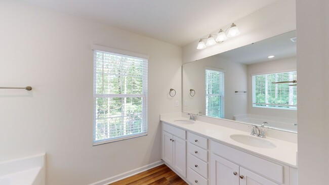 Building Photo - UPCOMING 4 bed/2.5 bath home in Salisbury