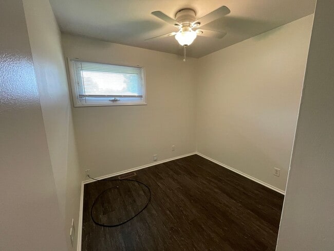 Building Photo - Spacious 3bed/1bath