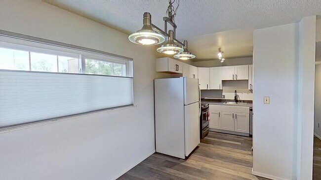 Building Photo - 6800 E Tennessee Ave