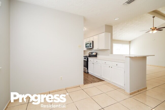 Building Photo - 723 Brookford Dr