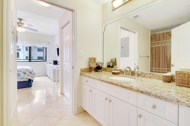 Building Photo - 2802 Sarento Pl