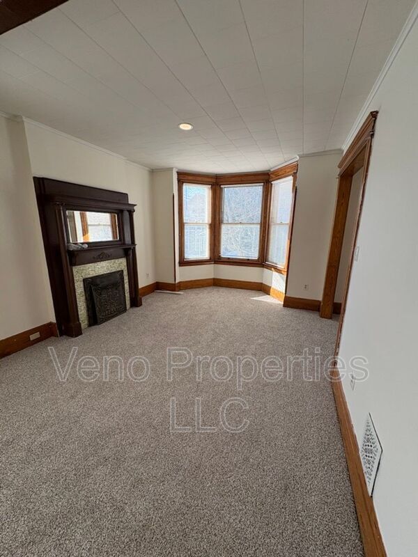 Building Photo - 109 Third Street