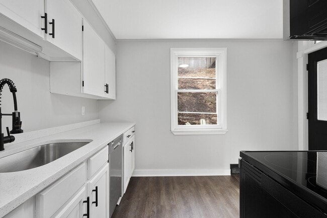 Building Photo - SECURE your spot TODAY and ENJOY $100 OFF ...