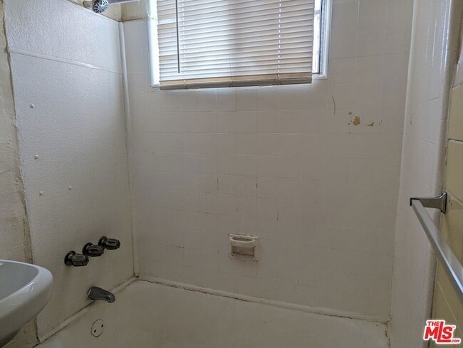 Building Photo - 259 S Harvard Blvd