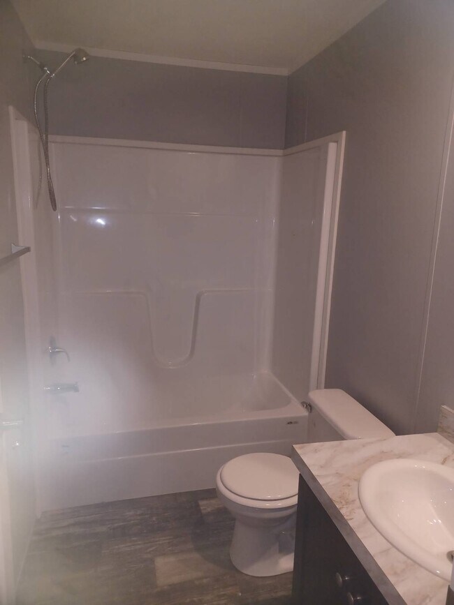 Building Photo - 1214 Roseport Rd