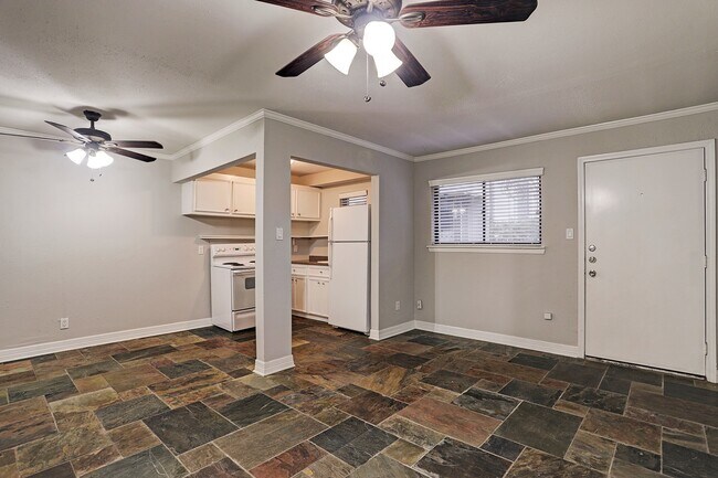 Primary Photo - 405 Hawthorne St