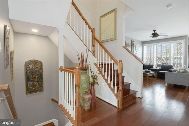 Building Photo - 47675 Loweland Terrace