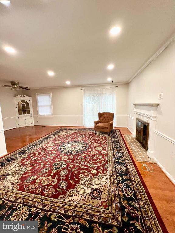 Building Photo - 11 Fenceline Dr