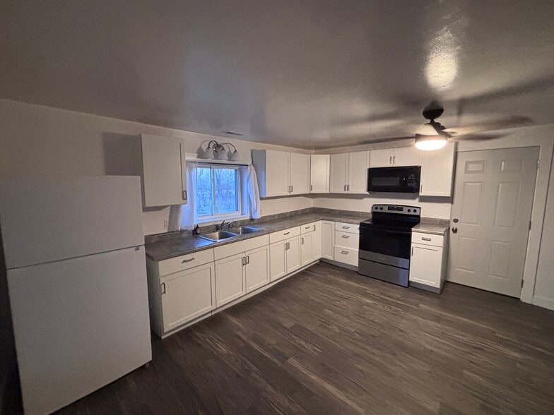 Building Photo - 1562 Branched Oak Rd