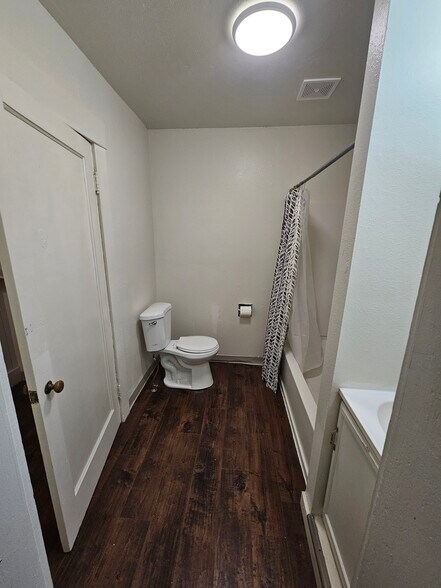 Building Photo - 3510 NE Everett St