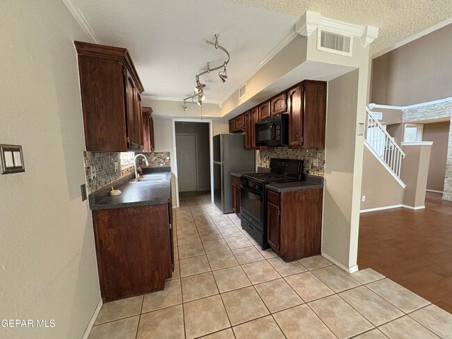 Building Photo - 11120 Loma De Color Dr