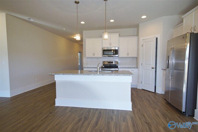 Building Photo - 104 Williams Pointe Boulevard SW
