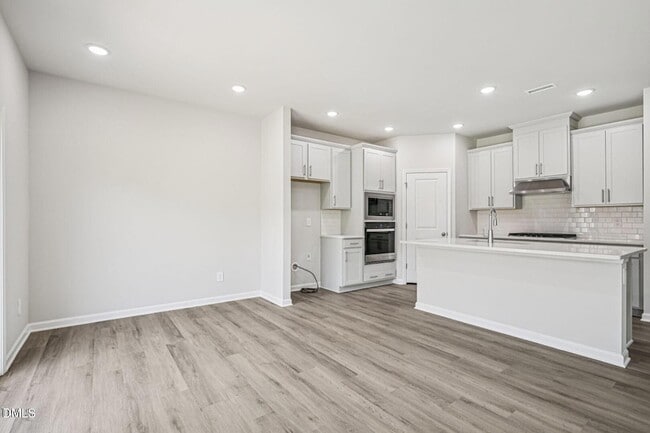 Building Photo - 721 Deschutes Dr