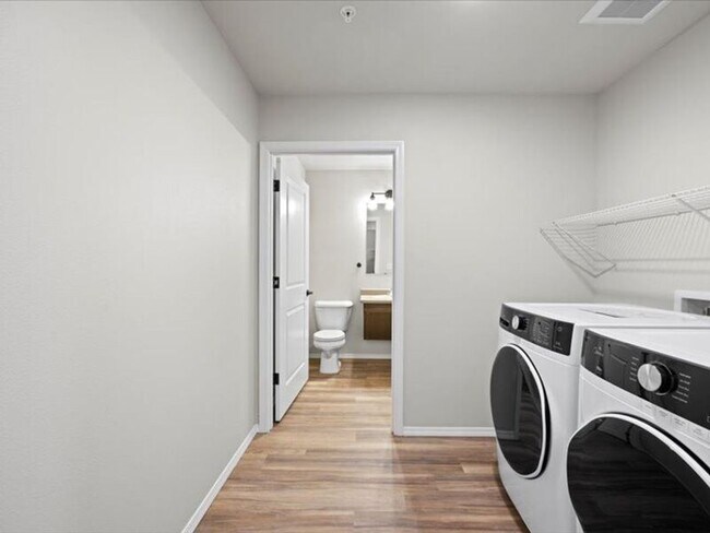 Building Photo - 6405H Chapel Hill Blvd