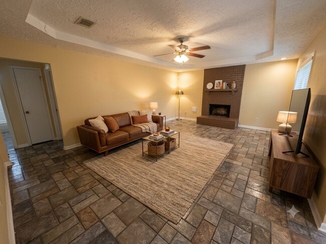 Building Photo - 18066 Forest Cedars Dr