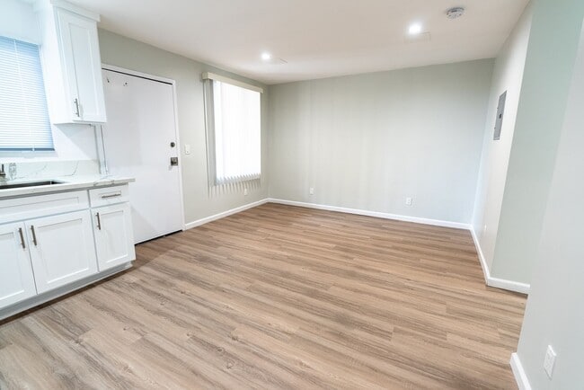 Interior Photo - 5235 Kester Ave