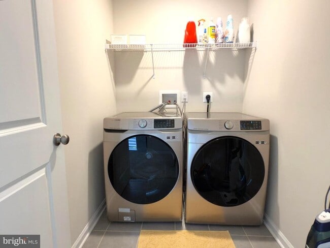 Building Photo - 1 Autumn Park Blvd