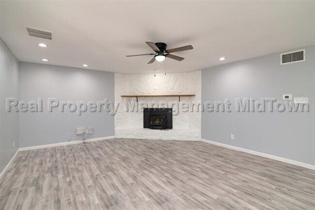 Building Photo - Stunning North Richland Hills