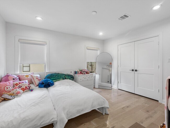 Building Photo - 2147 Colquitt St