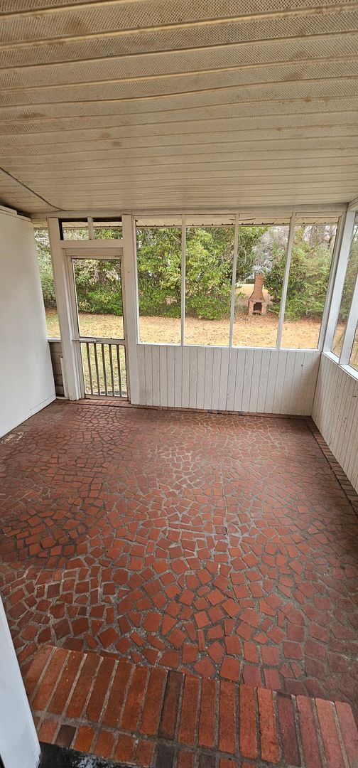 Building Photo - Quiet Living and Charm Meets Downtown Conway