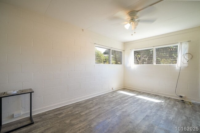 Building Photo - Immaculate, Renovated 1BR/1BA/1 compact pk...