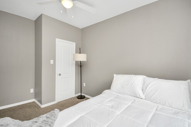 Building Photo - 3019 Elysian St