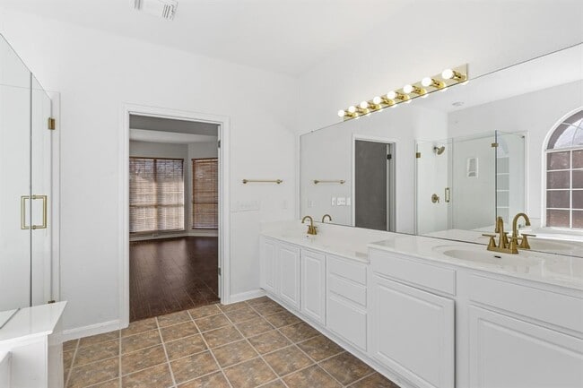 Building Photo - 11316 Cedarcliffe Dr