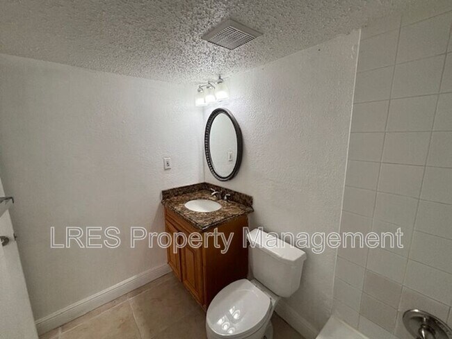 Building Photo - 4725 S Texas Ave