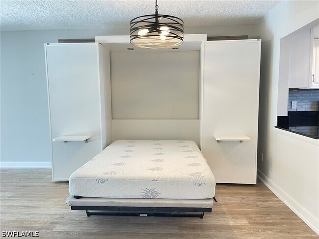 Building Photo - 4912 Tamiami Trl E