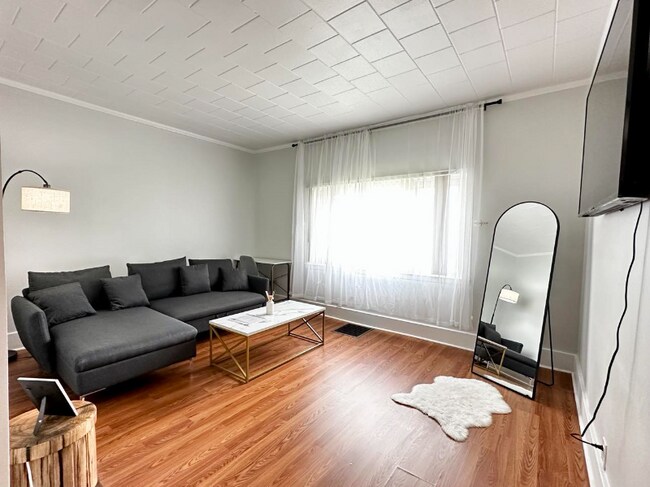 Building Photo - 450 Seward St